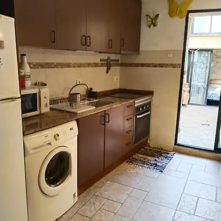 בית נופש Lily's House פדרגר